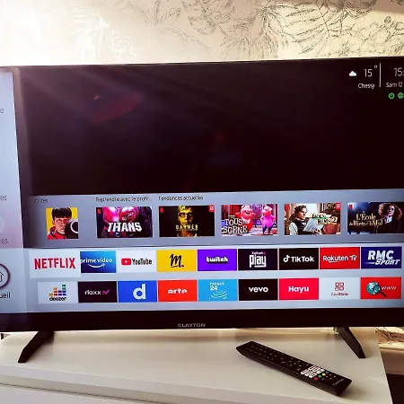 Ferienhaus La Fontaine O Roses-disneyland Paris- Shuttle To Train Station, Disneyland And Malls Chalifert