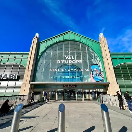 La Fontaine O Roses-disneyland Paris- Shuttle To Train Station, Disneyland And Malls Ferienhaus Chalifert